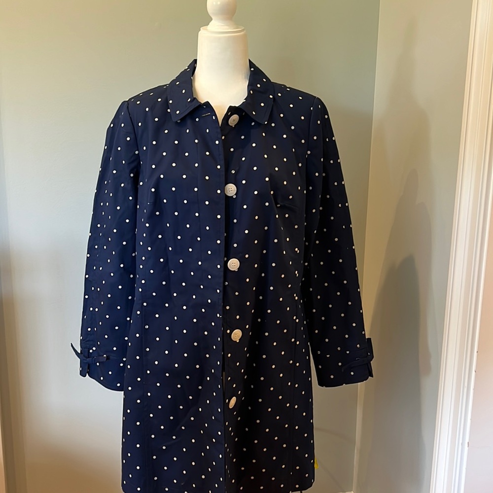Talbots water resistant women’s polka dot collared rain coat. Size 10 NWT